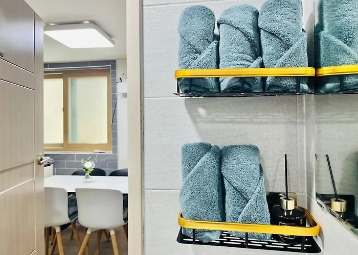 Snug J House Апартаменты *