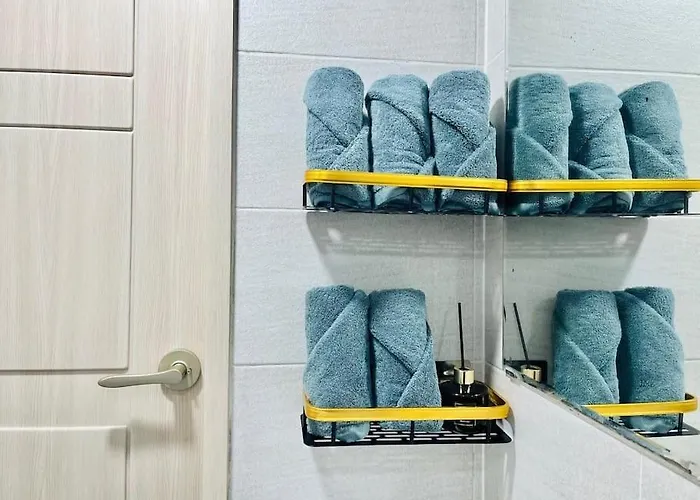 Апартаменты Snug J House