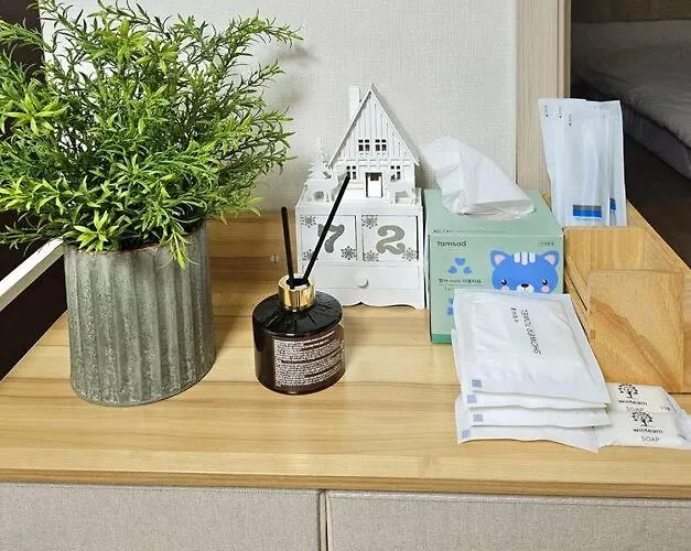 Апартаменты Snug J House *